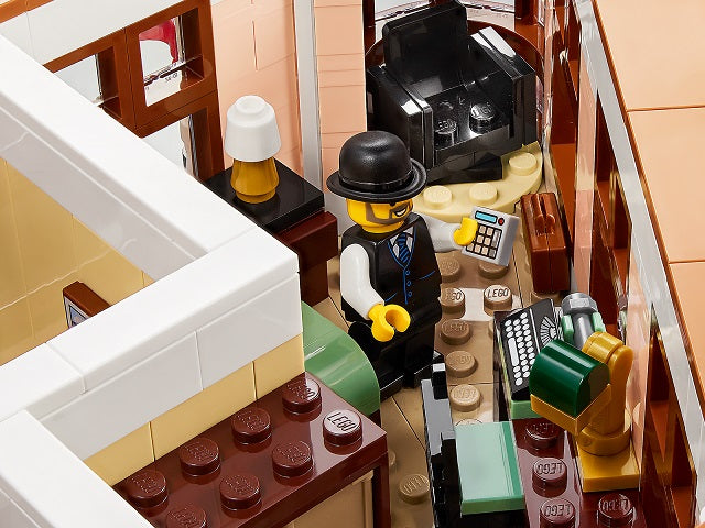 LEGO Icons - Boutique Hotel (10297)