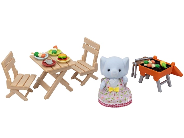 Slyvanian Families - BBQ Picnic Set - Elephant Girl