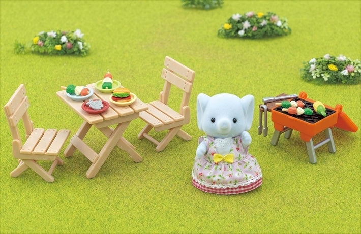 Slyvanian Families - BBQ Picnic Set - Elephant Girl