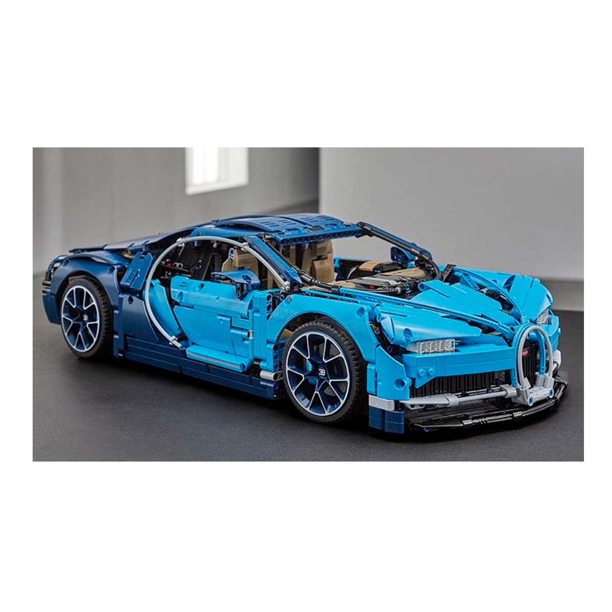 LEGO Technic - Bugatti Chiron (42083)