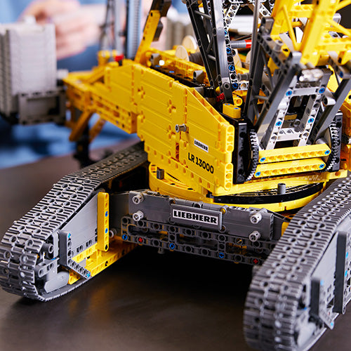 LEGO Technic - Liebherr Crawler Crane LR 13000 (42146)