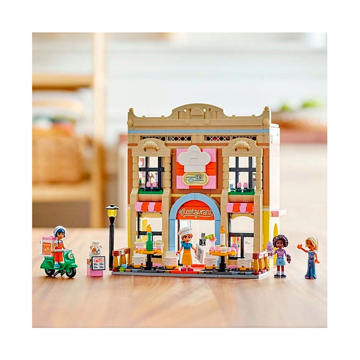 LEGO Friends - Restaurant and Cooking School (42655)