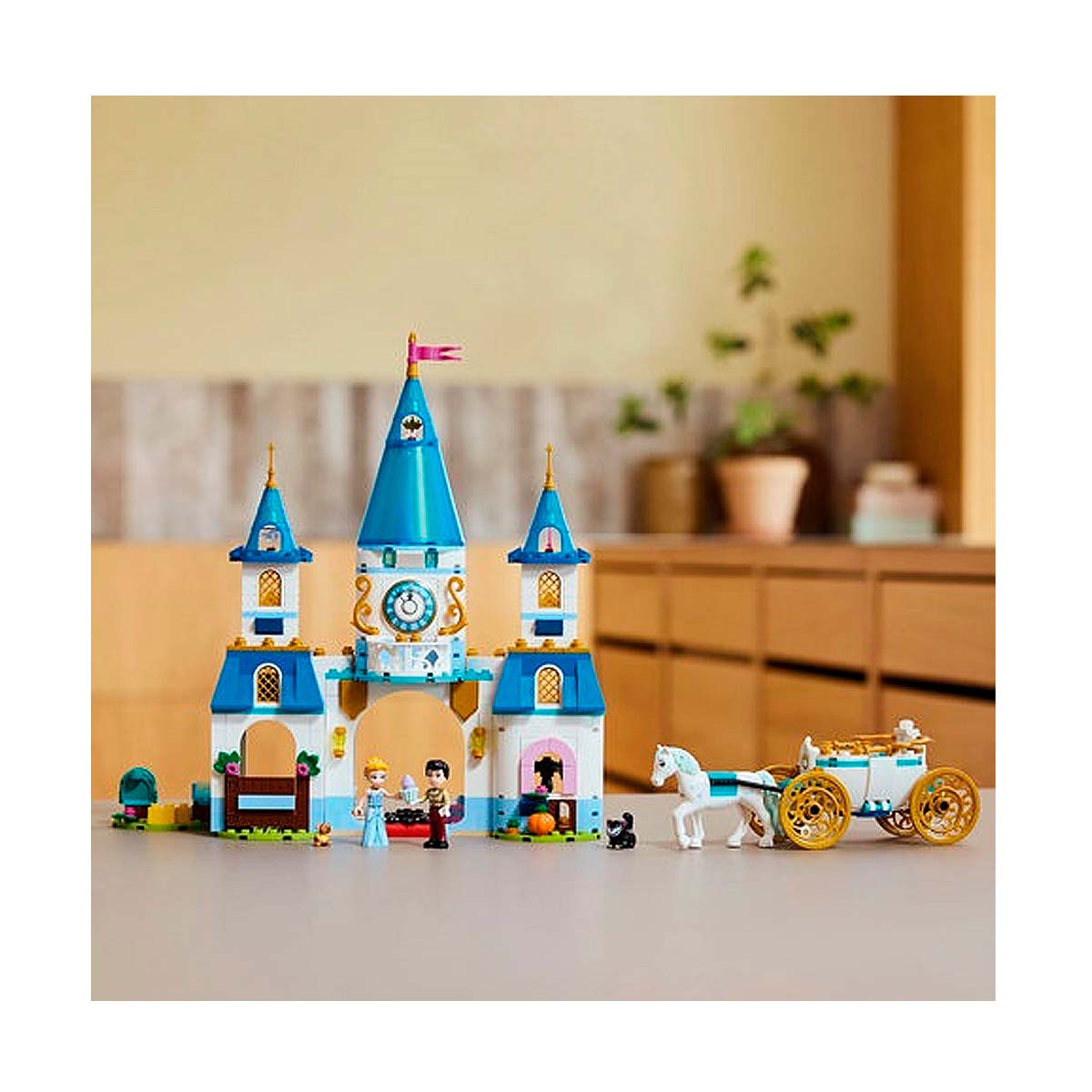 LEGO Disney - Cinderella Castle & Horse Carriage (43275)