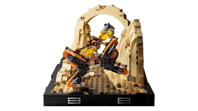 LEGO Star Wars - Mos Espa Podrace Diorama (75380)