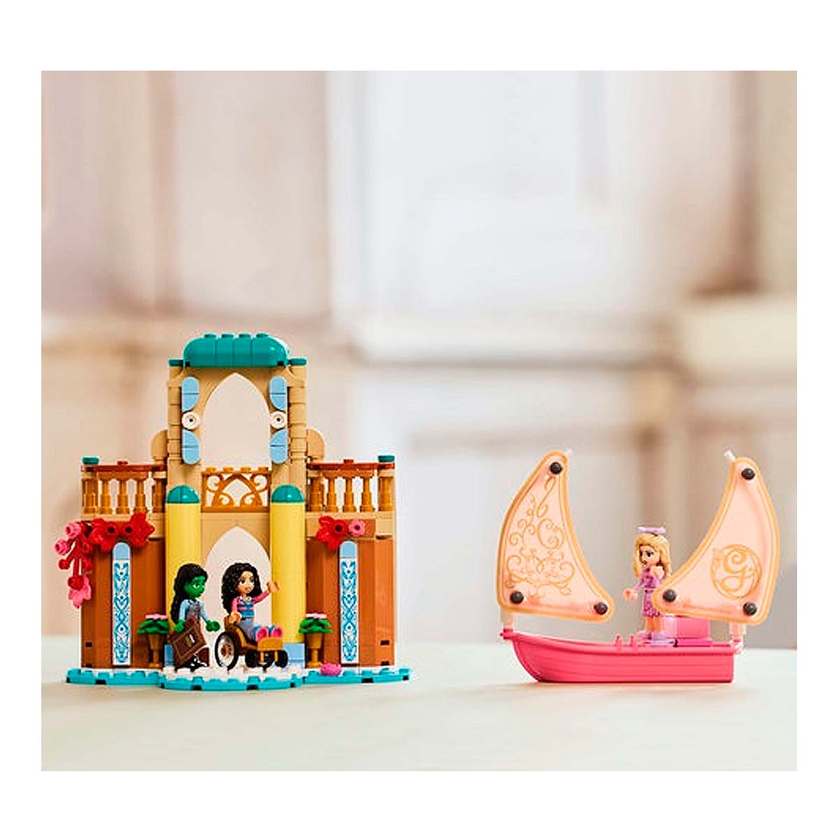 LEGO Wicked - Glinda, Elphaba & Nessarose at Shiz University (75681)