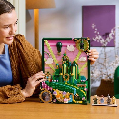 LEGO Wicked - Emerald City Wall Art (75685)