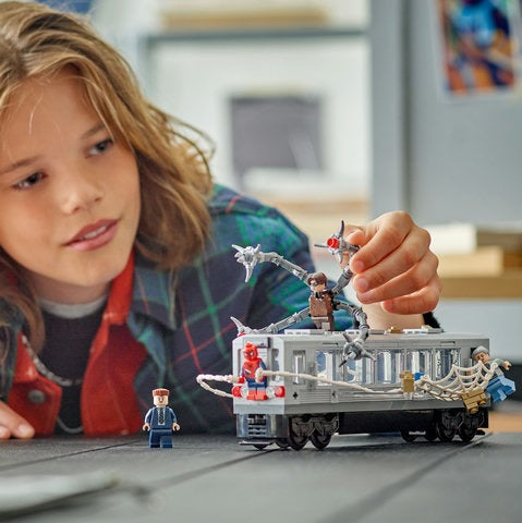 LEGO Marvel - Spider-Man VS Doc Ock Subway Train Scene (76321)