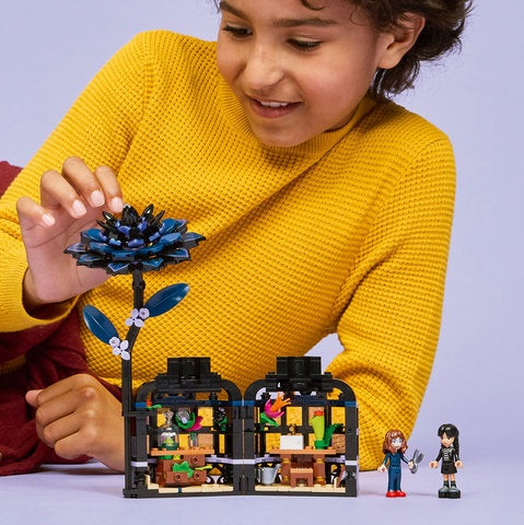 LEGO Wednesday - Black Dahlia Flower (76784)
