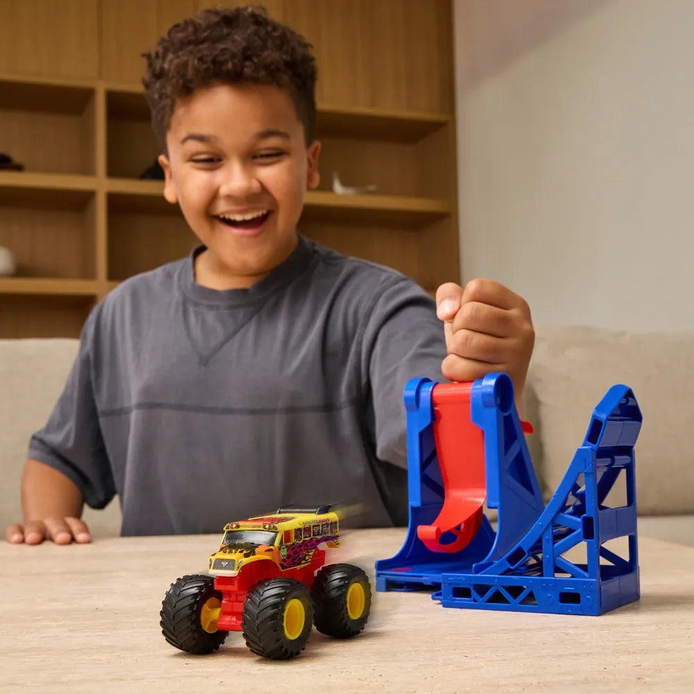 Monster Jam - Mash & Bash Crash Course 1:18 Playset