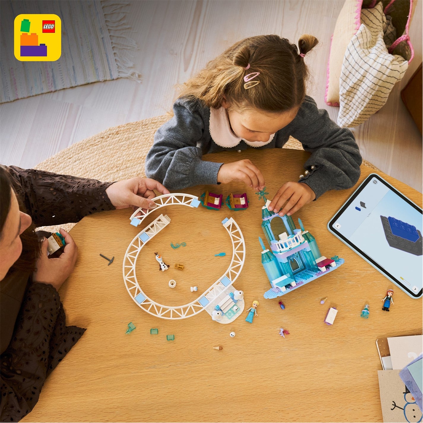 LEGO Disney - Elsa's Ice Castle and Snow Ride Adventure (43281)