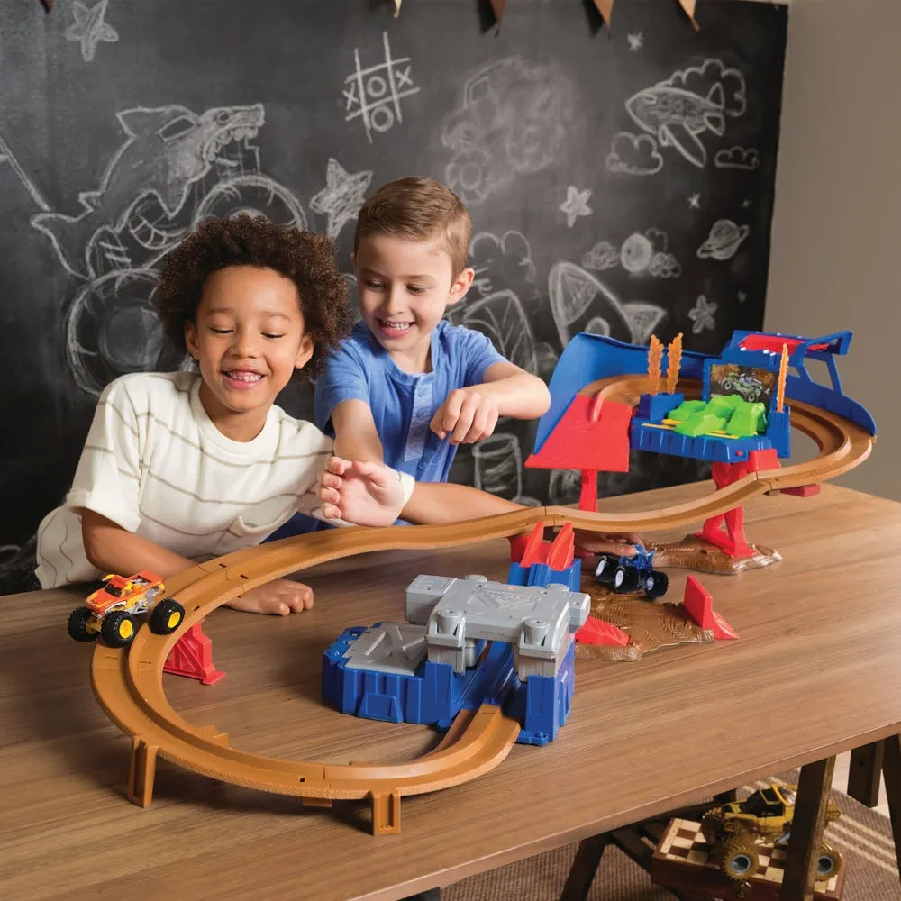 Monster Jam - World Finals - Supercharge Speedway Playset