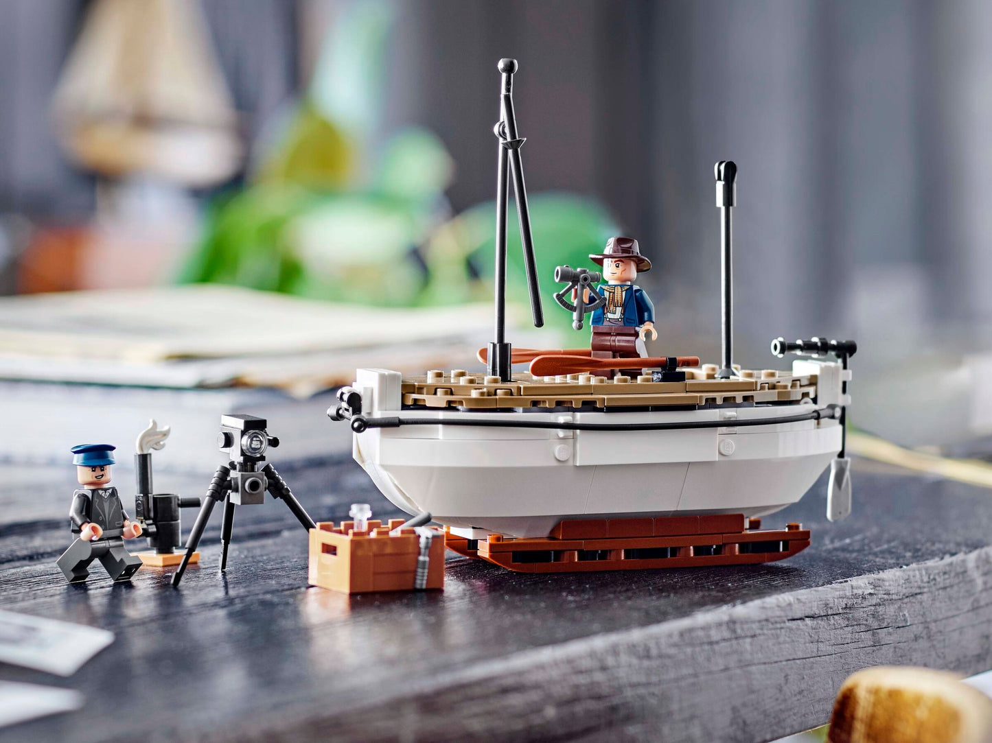 LEGO Icons - Shackleton's Lifeboat (40729)