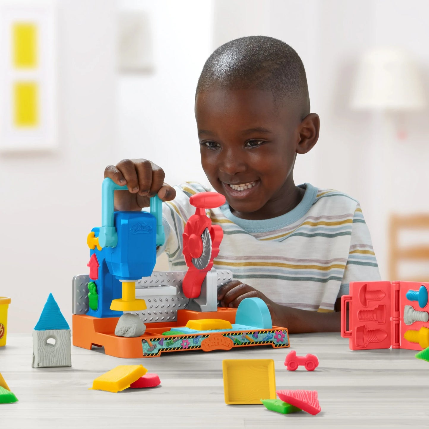 Play-Doh - Stamp and Saw Tool Bench