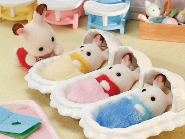 Slyvanian Families - Triplets Care Set