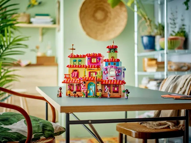 LEGO Disney - The Magical Home of the Madrigal Family (43245)
