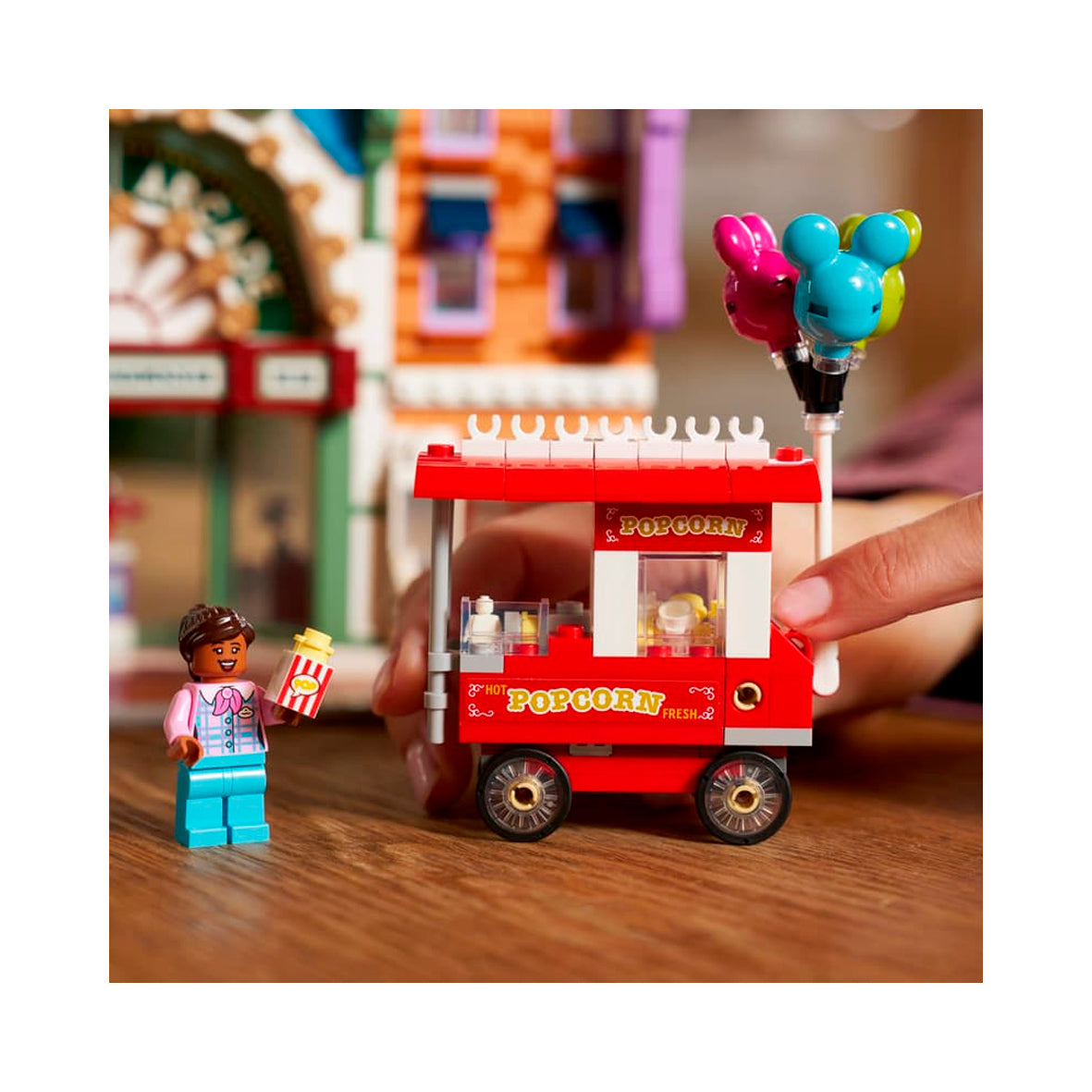LEGO Disney - Main Street USA (43302)