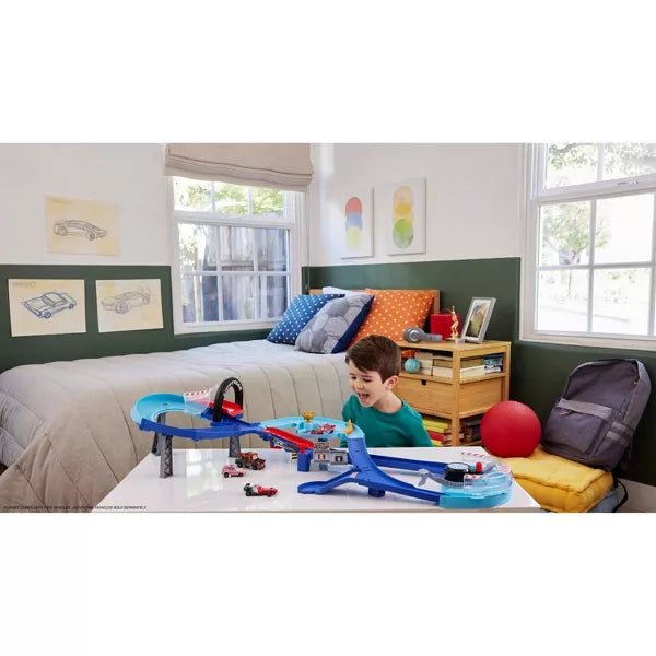 Mattel Cars - Global Racers Play Set