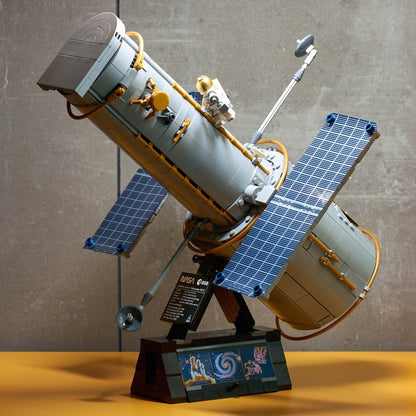 LEGO Icons - Hubble Space Telescope (11382)