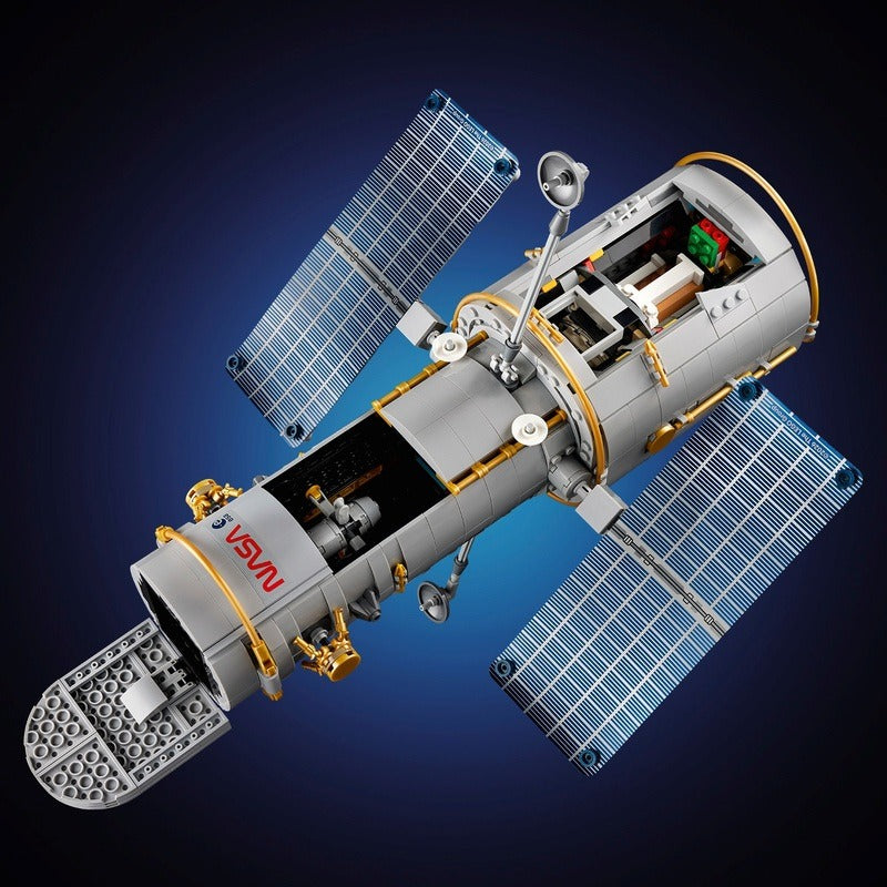 LEGO Icons - Hubble Space Telescope (11382)