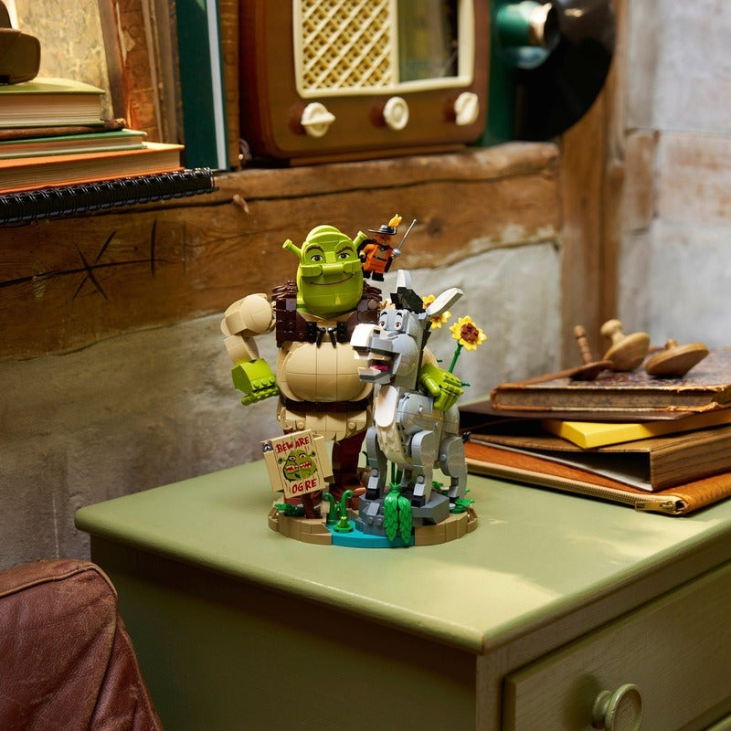 LEGO Icons - Shrek, Donkey & Puss in Boots (72423)
