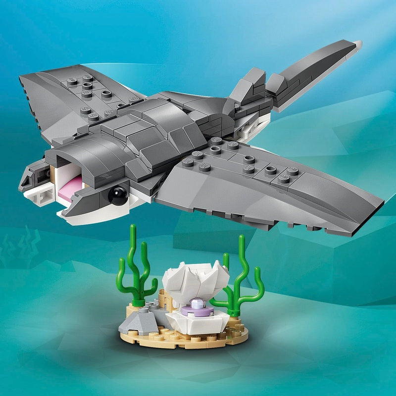 LEGO Creator - Fierce Shark With a Treasure Chest (31381)