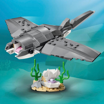 LEGO Creator - Fierce Shark With a Treasure Chest (31381)