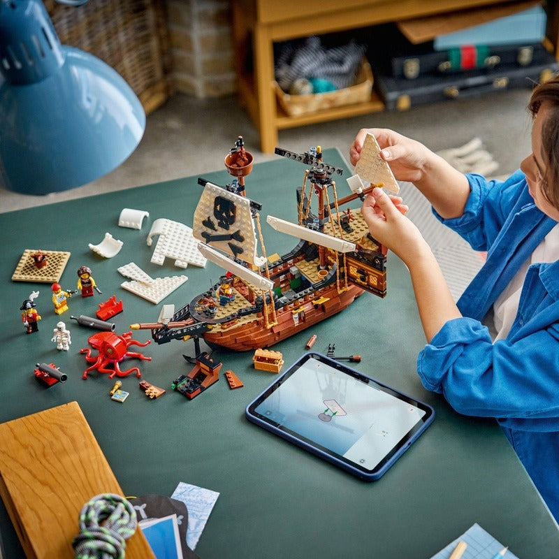 LEGO Creator - Iconic Pirate Ship (31387)