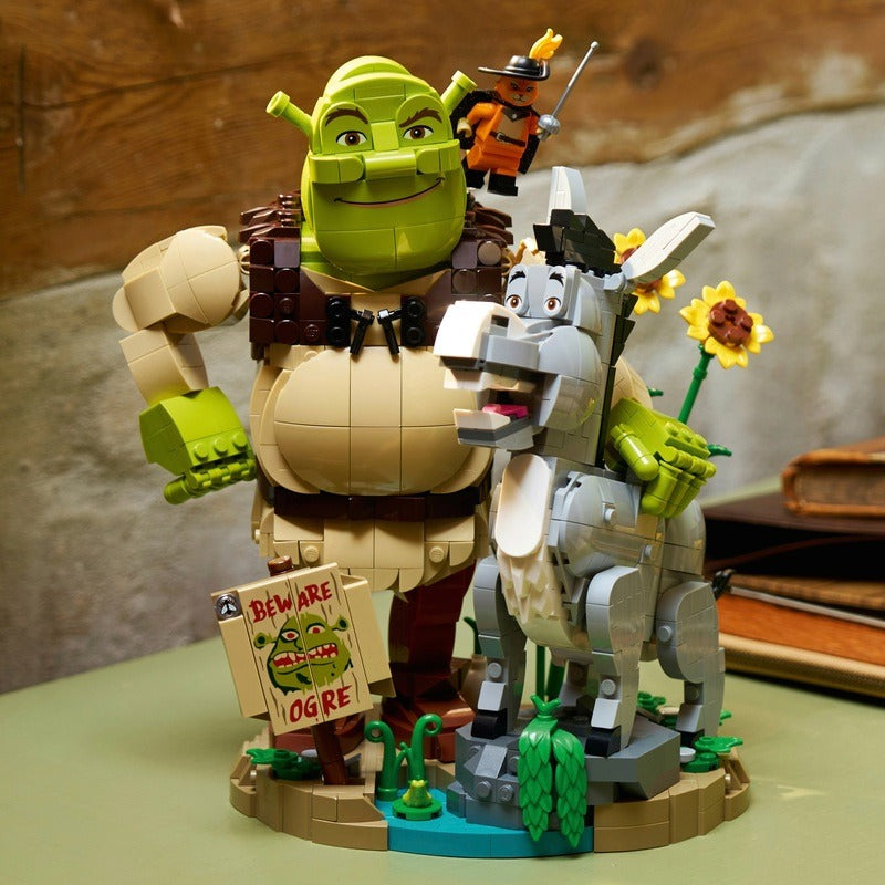 LEGO Icons - Shrek, Donkey & Puss in Boots (72423)