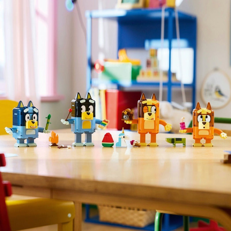 LEGO Bluey - Brick-Built Bluey Family (11217)