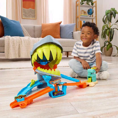 Hot Wheels - City Shark Chomp Beach Playset