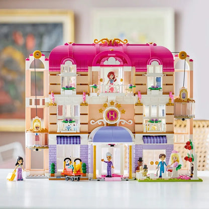 LEGO Friends - Heartlake City Grand Hotel (42704)