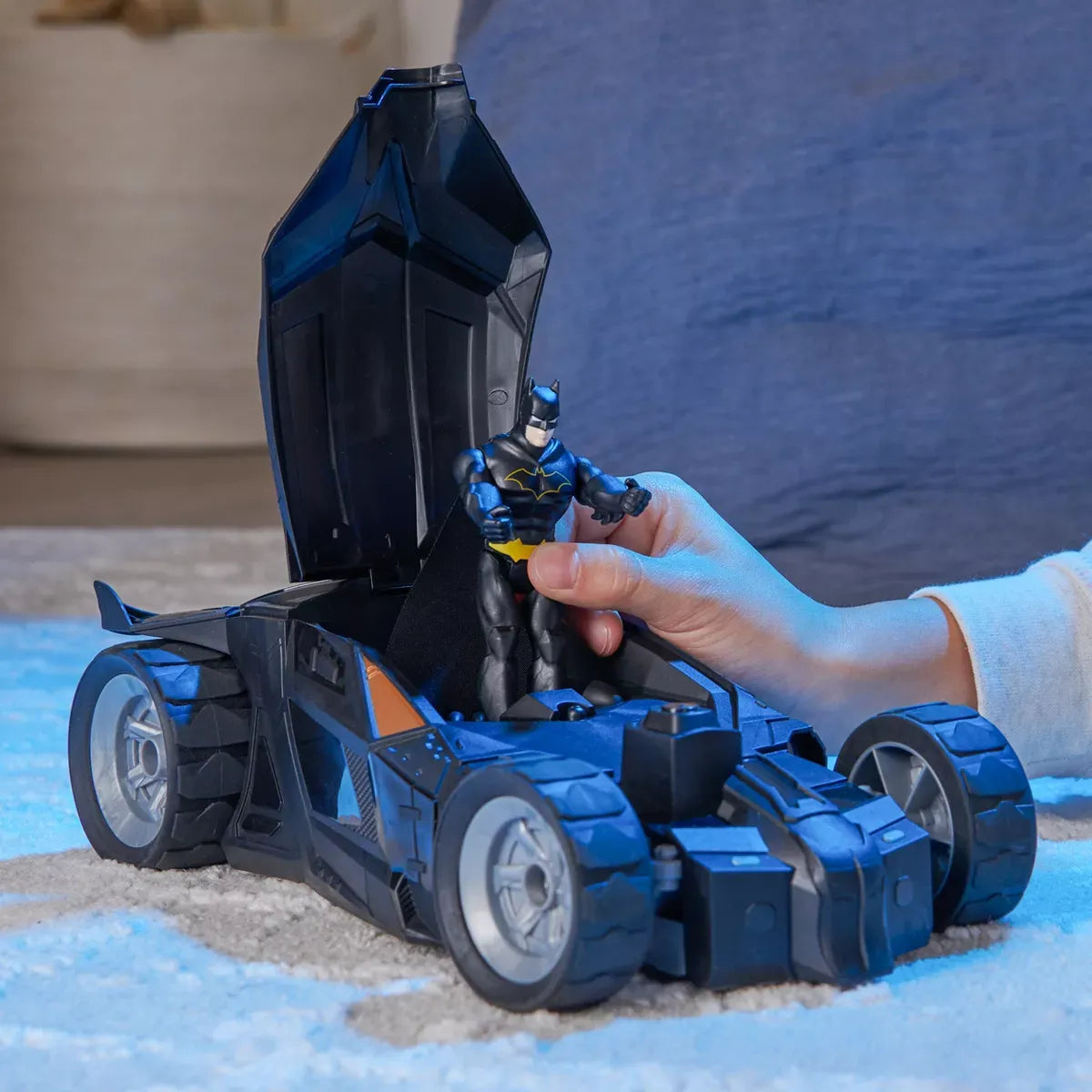 DC Batman - 1:20 Scale RC Batmobile