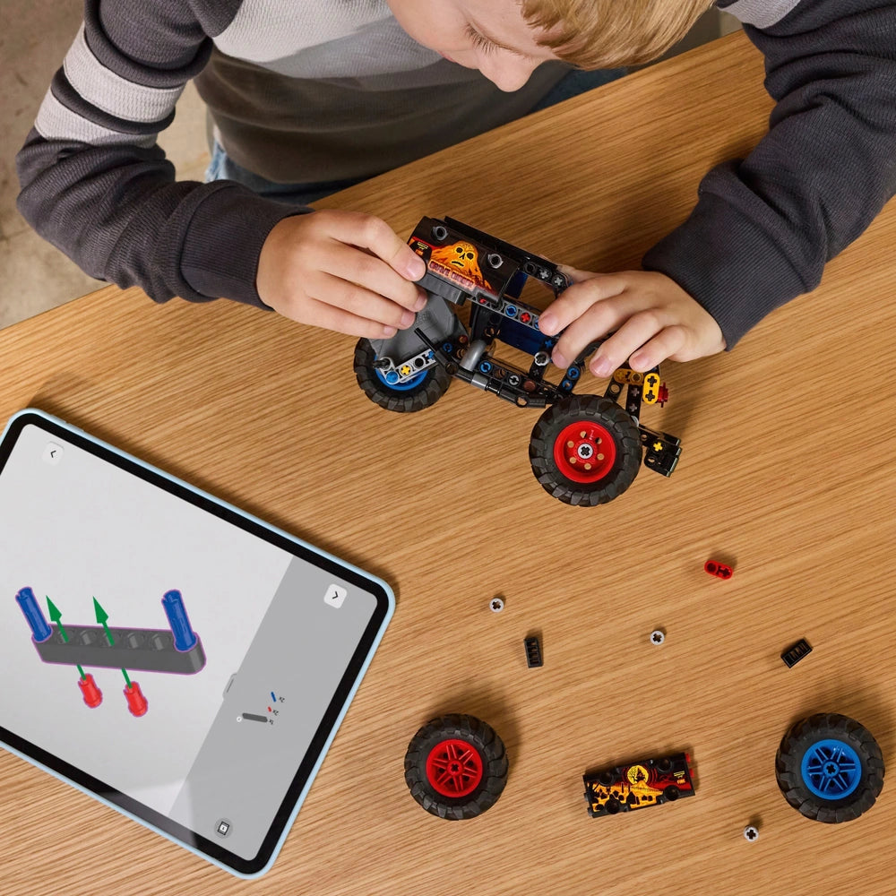 LEGO Technic - Monster Jam Grave Digger Fire and Ice (42219)